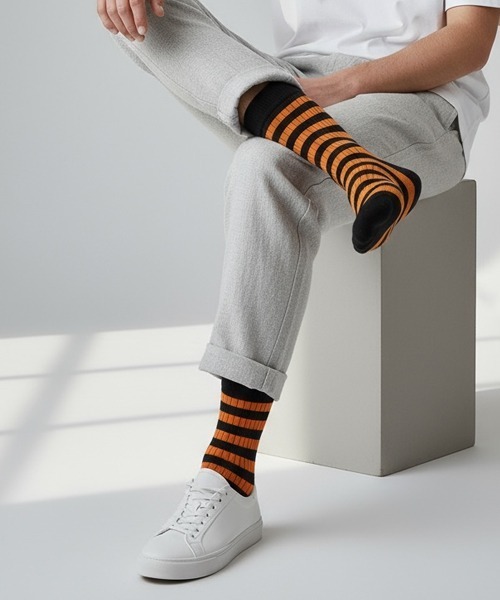 Fun & Daily(ファンアンドデイリー)の「F&D : カラーボーダーリブソックス(ソックス/靴下・メンズ・ホワイト/レッド/イエロー/オレンジ/ブラック・FREE)」の5枚目の写真