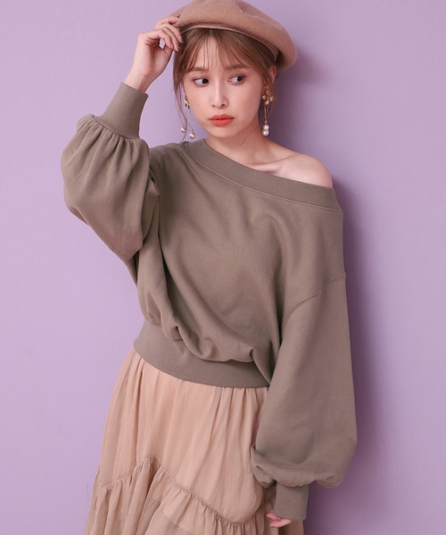 one after another NICE CLAUP(ワンアフターアナザーナイスクラップ)の「ピグメント裏毛ワンショルプルオーバー(Tシャツ/カットソー・レディース・ブラウン/ピンク/アイボリー/スミクロ/ミント・FREE)」の3枚目の写真