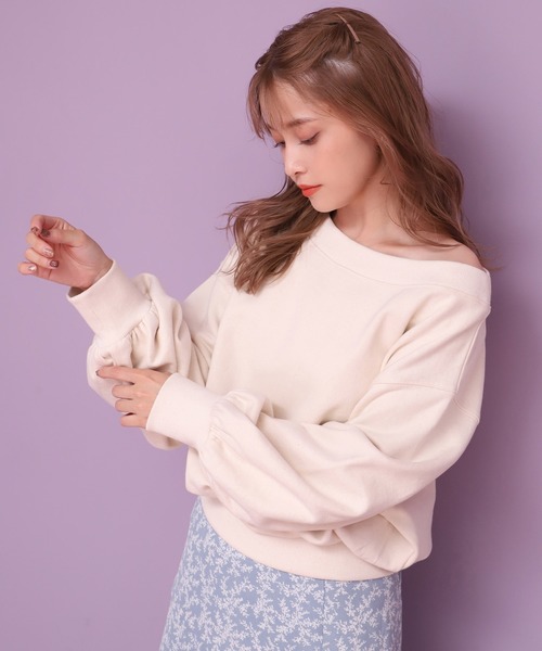 one after another NICE CLAUP(ワンアフターアナザーナイスクラップ)の「ピグメント裏毛ワンショルプルオーバー(Tシャツ/カットソー・レディース・ブラウン/ピンク/アイボリー/スミクロ/ミント・FREE)」の1枚目の写真