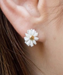スノーデイジーピアス