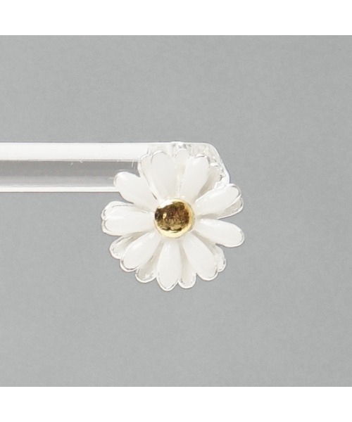 flower(フラワー)の「スノーデイジーピアス(ピアス(片耳用)・レディース・ホワイト・FREE)」の6枚目の写真