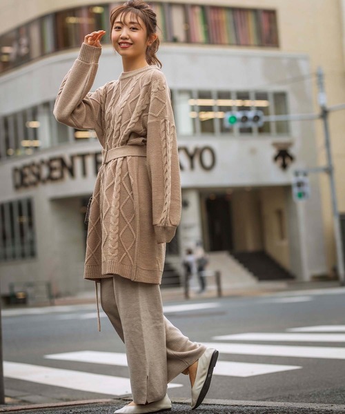 GeeRA(ジーラ)の「ベルト付ケーブル編ニットワンピース(ワンピース・レディース・ベージュ/ブラック/スモークピンク・MEDIUM/LARGE/X-LARGE)」の13枚目の写真