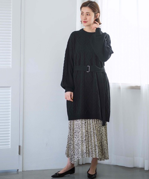 GeeRA(ジーラ)の「ベルト付ケーブル編ニットワンピース(ワンピース・レディース・ベージュ/ブラック/スモークピンク・MEDIUM/LARGE/X-LARGE)」の16枚目の写真