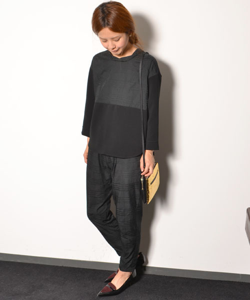 AMERICAN RAG CIE（アメリカンラグシー）の「チェックプリントパンツ/211-AHS-L142-PT130（その他パンツ・レディース・ブラック/ネイビー・FREE）」の3枚目の写真