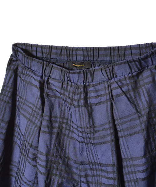 AMERICAN RAG CIE（アメリカンラグシー）の「チェックプリントパンツ/211-AHS-L142-PT130（その他パンツ・レディース・ブラック/ネイビー・FREE）」の10枚目の写真