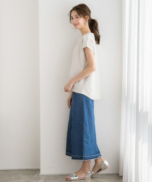 Pierrot（ピエロ）の「フレンチスリーブTシャツ（Tシャツ/カットソー・レディース・ネイビー/ブラック/グレー系その他/ブラウン/ベージュ系その他/オフホワイト・L/M）」の7枚目の写真