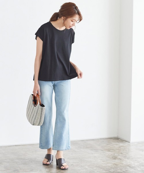 Pierrot（ピエロ）の「フレンチスリーブTシャツ（Tシャツ/カットソー・レディース・ネイビー/ブラック/グレー系その他/ブラウン/ベージュ系その他/オフホワイト・L/M）」の17枚目の写真