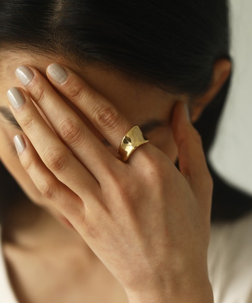 TODAYFUL（トゥデイフル）の「ワイドキューブリング(Silver925)（リング・レディース・ゴールド/シルバー・#11/#13）」の2枚目の写真