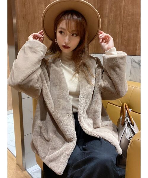 RESEXXY(リゼクシー)の「ノーカラーフェイクファージャケット(ノーカラーコート・レディース・ブラック/ピンク/ベージュ・FREE)」の12枚目の写真