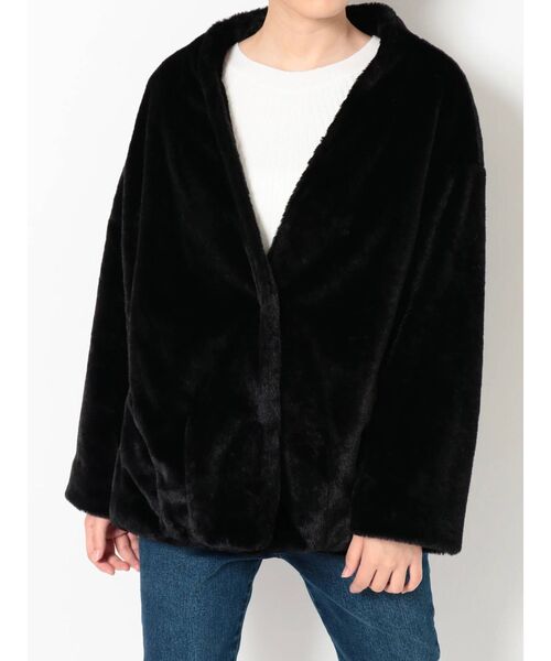 RESEXXY(リゼクシー)の「ノーカラーフェイクファージャケット(ノーカラーコート・レディース・ブラック/ピンク/ベージュ・FREE)」の19枚目の写真