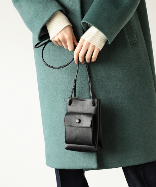 LOWRYS FARM（ローリーズファーム）の「ミニポケットショルダー　927392（ショルダーバッグ・レディース・ブラック/ブルー/グリーン/アイボリー・FREE）」の3枚目の写真