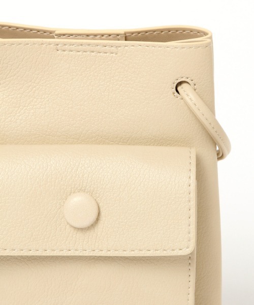 LOWRYS FARM（ローリーズファーム）の「ミニポケットショルダー　927392（ショルダーバッグ・レディース・ブラック/ブルー/グリーン/アイボリー・FREE）」の9枚目の写真