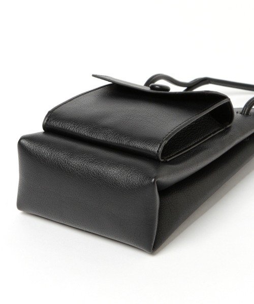 LOWRYS FARM（ローリーズファーム）の「ミニポケットショルダー　927392（ショルダーバッグ・レディース・ブラック/ブルー/グリーン/アイボリー・FREE）」の20枚目の写真