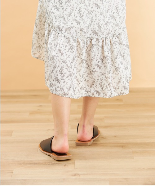 Fabby fabby(ファビィーファビィー)の「スリットフラットワンベルトサンダル(サンダル・レディース・ブラック/ホワイト/ベージュ/パイソン/ブラウン・SS/SMALL/MEDIUM/LARGE)」の15枚目の写真