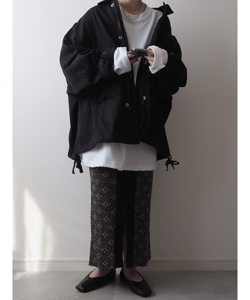 ISOOK（アイスー）の「Big pocket cotton denim jacket / ビッグポケットコットンデニムジャケット（mi select）（デニムジャケット・レディース・ブラック/アイボリー・FREE）」の2枚目の写真