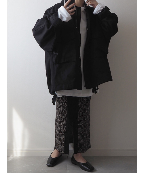 ISOOK（アイスー）の「Big pocket cotton denim jacket / ビッグポケットコットンデニムジャケット（mi select）（デニムジャケット・レディース・ブラック/アイボリー・FREE）」の3枚目の写真