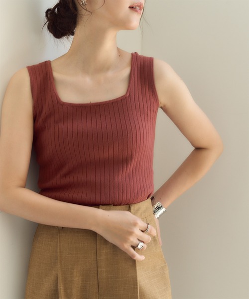 titivate（ティティベイト）の「ｽｸｴｱﾈｯｸﾆｯﾄﾀﾝｸﾄｯﾌﾟ（タンクトップ・レディース・ブラック/パープル/ブラウン系その他/グレイッシュベージュ・S/M/L）」の3枚目の写真