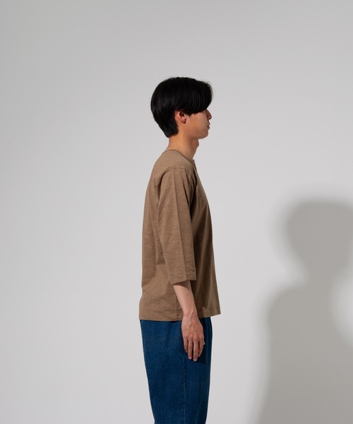 Blue Standard (ブルースタンダード)の「【BLUE STANDARD】オーガニックコットン スラブ7分袖キーネックTシャツ サスティナビリティアイテム(Tシャツ/カットソー・メンズ・ブラック/ブラウン/ホワイト/ネイビー/オリーブ・SMALL/LARGE/MEDIUM/X-LARGE)」の19枚目の写真