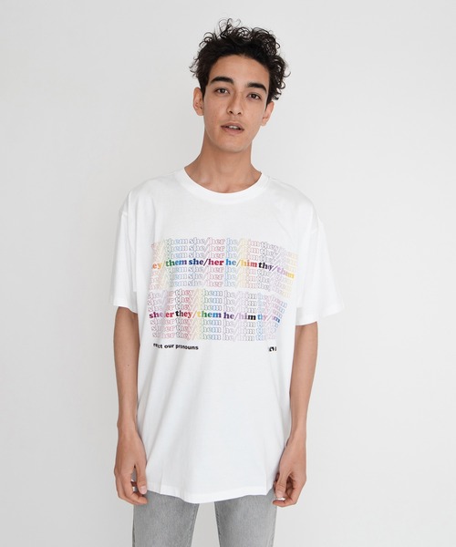 Levi's(リーバイス)の「LIBERATION ROADTRIP TEE MULTI PRIDE TEE WHITE+(Tシャツ/カットソー・メンズ・マルチ・S/M/L/XL/XS)」の1枚目の写真