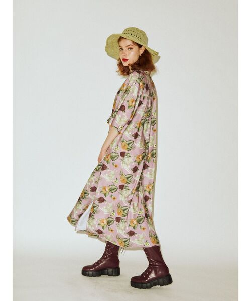 jouetie(ジュエティ)の「ジャパンヴィンテージアロハワンピース(シャツワンピース・レディース・ブラック/オフホワイト/ピンク・MEDIUM)」の3枚目の写真