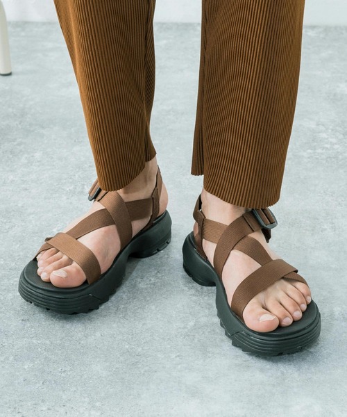 MEI（メイ）の「MEI Recycled nylon tape SANDAL 厚底シャークソール スポーツサンダル（サンダル・メンズ・ベージュ/ブラック/ネイビー/ブラウン/オリーブ・37/38/36/43/41/42）」の15枚目の写真