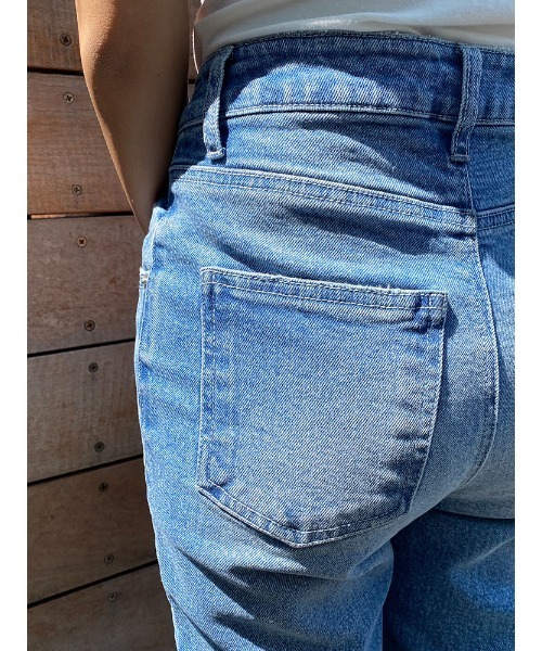 ENVYM（アンビー）の「ＨＷフレアＰＴ（デニムパンツ・レディース・サックスブルー・S/M）」の5枚目の写真