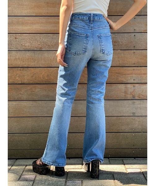 ENVYM（アンビー）の「ＨＷフレアＰＴ（デニムパンツ・レディース・サックスブルー・S/M）」の2枚目の写真