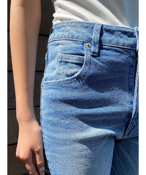 ENVYM（アンビー）の「ＨＷフレアＰＴ（デニムパンツ・レディース・サックスブルー・S/M）」の4枚目の写真