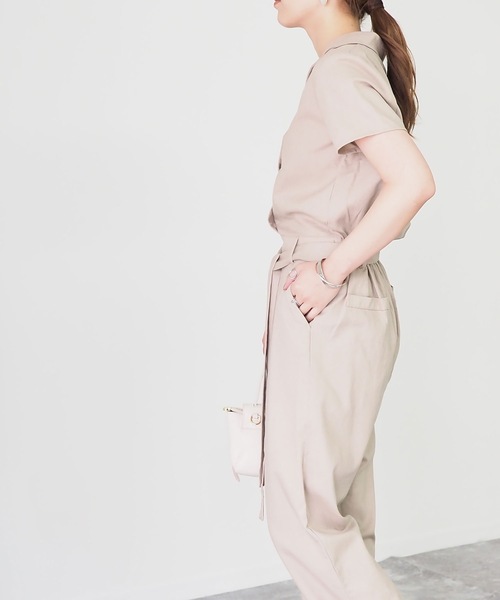 Riberry(リベリー)の「リネンタッチ半袖開襟ジャンプスーツ(つなぎ/オールインワン・レディース・ブラック/ベージュ/キナリ/モカ/カーキ・MEDIUM)」の13枚目の写真