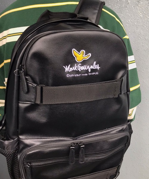 Mark Gonzales(マーク・ゴンザレス)の「MARK GONZALES/マークゴンザレス【web限定】 ダブルボードストラップ付 フェイクレザーバックパック(バックパック/リュック・メンズ・ブラック・FREE)」の5枚目の写真