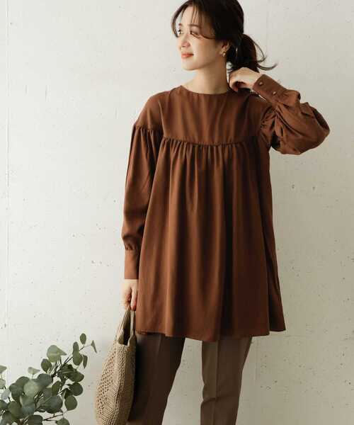 URBAN RESEARCH DOORS（アーバンリサーチドアーズ）の「パイピングヨークギャザーチュニック（シャツ/ブラウス・レディース・ブラック/ブラウン/グレー・ONE）」の8枚目の写真