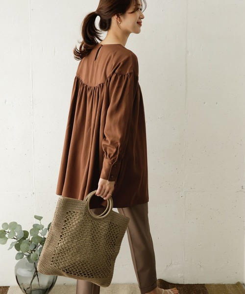 URBAN RESEARCH DOORS（アーバンリサーチドアーズ）の「パイピングヨークギャザーチュニック（シャツ/ブラウス・レディース・ブラック/ブラウン/グレー・ONE）」の10枚目の写真