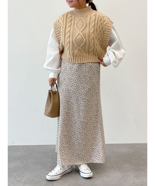 SLURR（スラ―）の「【セット】ケーブルベスト+ブラウスチュニック（ベスト・レディース・ブラック/アイボリー/モカ/ライトベージュ・FREE）」の16枚目の写真