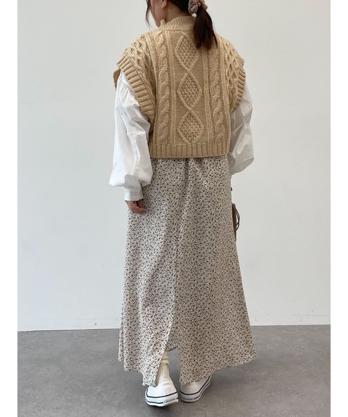 SLURR（スラ―）の「【セット】ケーブルベスト+ブラウスチュニック（ベスト・レディース・ブラック/アイボリー/モカ/ライトベージュ・FREE）」の18枚目の写真