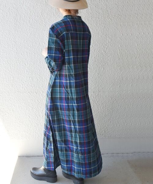 Lee(リー)の「【SHIPS any別注】Lee:〈ウォッシャブル〉バンドカラー チェック シャツ ワンピース2◇(シャツワンピース・レディース・ベージュ/ネイビー・ONE SIZE)」の14枚目の写真