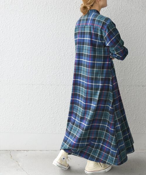 Lee(リー)の「【SHIPS any別注】Lee:〈ウォッシャブル〉バンドカラー チェック シャツ ワンピース2◇(シャツワンピース・レディース・ベージュ/ネイビー・ONE SIZE)」の19枚目の写真