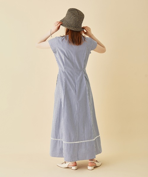 MADEMOISELLE ROPE'(マドモアゼル ロペ)の「【WEB限定】<無地/ストライプ>フレンチスリーブシャツワンピース(ワンピース・レディース・ブラック/ブルー・38)」の8枚目の写真