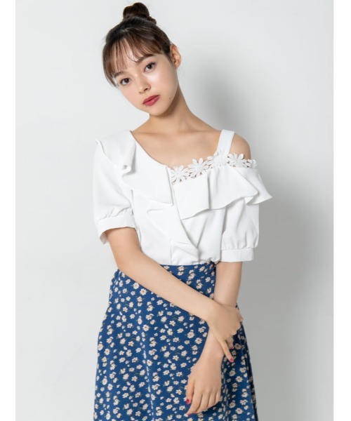 fifth calin（フィフスカラン）の「アシメフラワーフリル