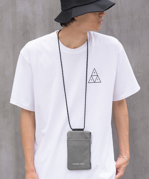 NUMBER (N)INE(ナンバーナイン)の「【NUMBER (N)INE】シャイニーナイロンツイル ネックストラップサコッシュ/首掛けバッグ(ショルダーバッグ・メンズ・カーキ/ブラック/グレー/ホワイト/キャメル・FREE)」の10枚目の写真