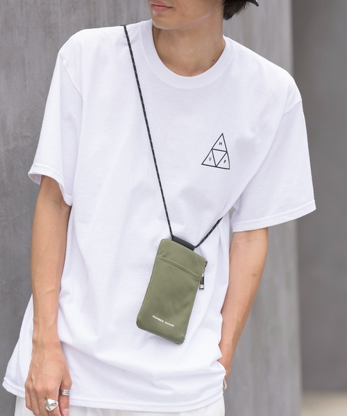 NUMBER (N)INE(ナンバーナイン)の「【NUMBER (N)INE】シャイニーナイロンツイル ネックストラップサコッシュ/首掛けバッグ(ショルダーバッグ・メンズ・カーキ/ブラック/グレー/ホワイト/キャメル・FREE)」の16枚目の写真