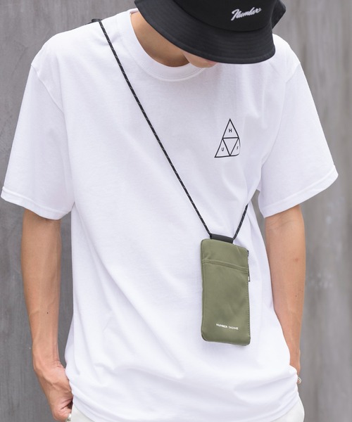 NUMBER (N)INE(ナンバーナイン)の「【NUMBER (N)INE】シャイニーナイロンツイル ネックストラップサコッシュ/首掛けバッグ(ショルダーバッグ・メンズ・カーキ/ブラック/グレー/ホワイト/キャメル・FREE)」の13枚目の写真