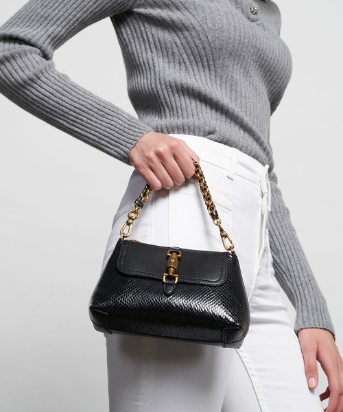 CHARLES & KEITH(チャールズ & キース)の「チェーンハンドルバッグ / Chain Handle Bag(ハンドバッグ・レディース・ブラック/ダークグリーン/クリーム/マスタード・S)」の5枚目の写真