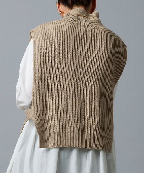 Pierrot(ピエロ)の「ハイネックニットベスト(ベスト・レディース・アイボリー/ブラック/キャメル・M/L)」の16枚目の写真