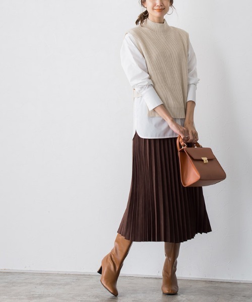 Pierrot(ピエロ)の「ハイネックニットベスト(ベスト・レディース・アイボリー/ブラック/キャメル・M/L)」の19枚目の写真