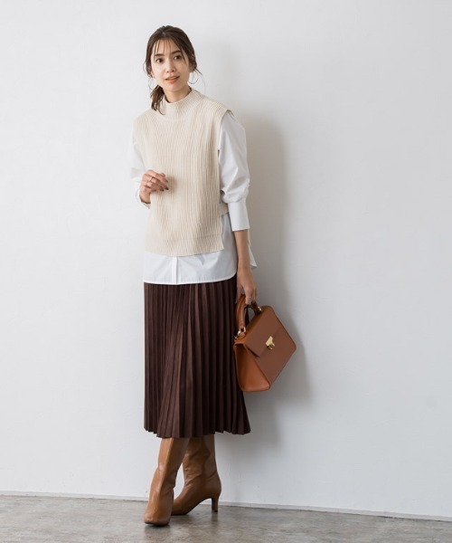 Pierrot(ピエロ)の「ハイネックニットベスト(ベスト・レディース・アイボリー/ブラック/キャメル・M/L)」の20枚目の写真