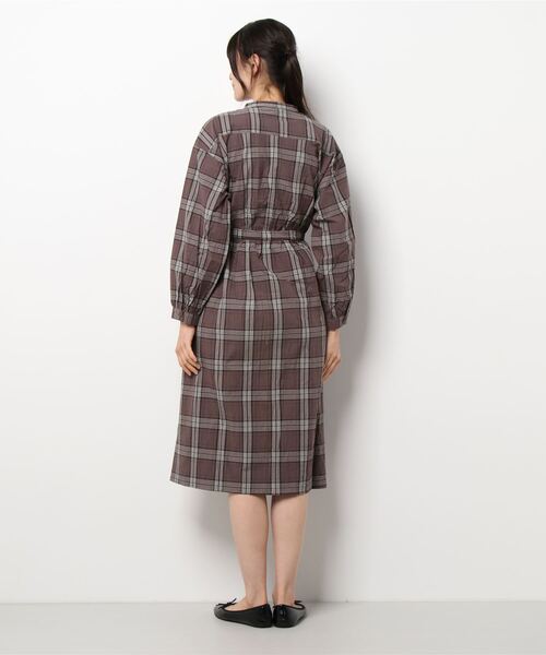Samansa Mos2（サマンサ モスモス）の「スタンドネック羽織りワンピース（ワンピース・レディース・ブラウン/グレー/ベージュ/ブラック・ﾌﾘ-）」の5枚目の写真
