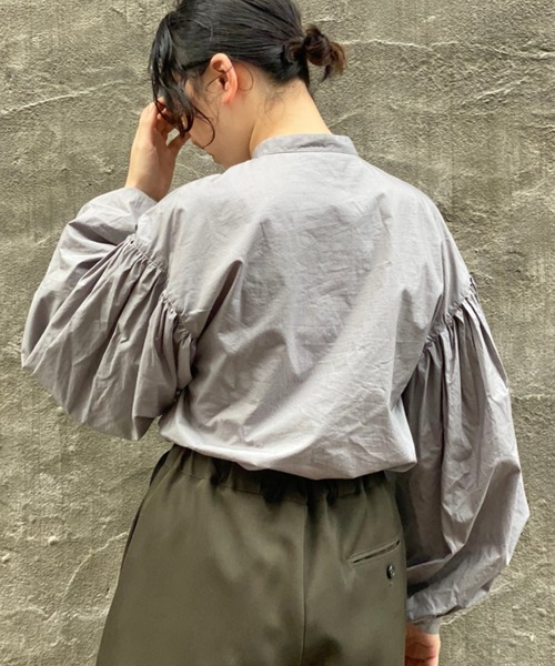 Toironier（トワロニエ）の「Toironier(トワロニエ ) ボリュームスリーブシャツ　volume sleeve SHT（シャツ/ブラウス・レディース・ホワイト/グレー・FREE）」の10枚目の写真