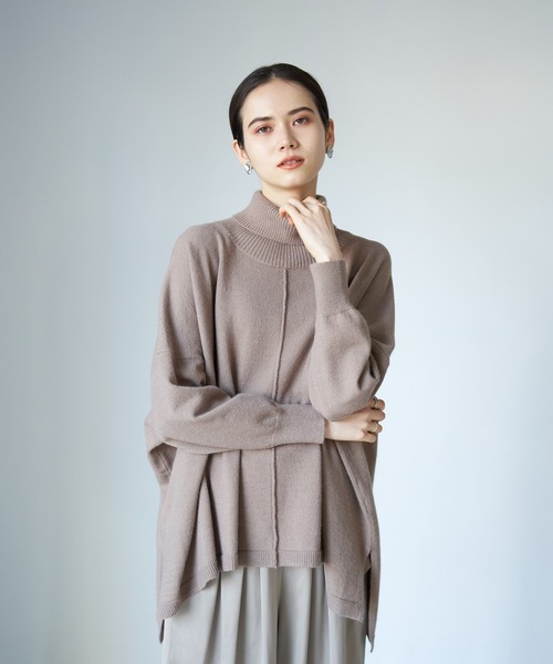 Editt by YECCA VECCA(エディットバイイェッカヴェッカ)の「ポンチョ風オーバーニット*(ニット/セーター・レディース・杢グレー/ライトベージュ/グリーン/ベージュ・FREE)」の2枚目の写真