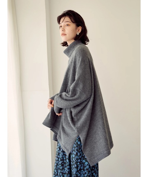 Editt by YECCA VECCA(エディットバイイェッカヴェッカ)の「ポンチョ風オーバーニット*(ニット/セーター・レディース・杢グレー/ライトベージュ/グリーン/ベージュ・FREE)」の15枚目の写真