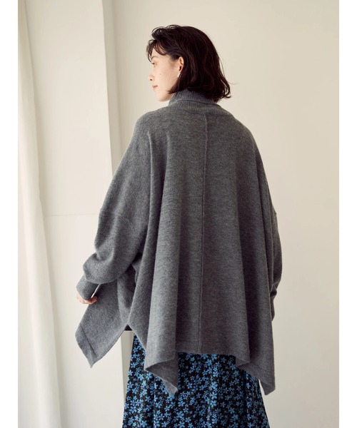 Editt by YECCA VECCA(エディットバイイェッカヴェッカ)の「ポンチョ風オーバーニット*(ニット/セーター・レディース・杢グレー/ライトベージュ/グリーン/ベージュ・FREE)」の18枚目の写真